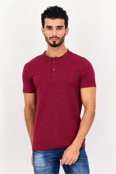 Levi's Men Mock Neck Solid Short Sleeves T-Shirt, Maroon