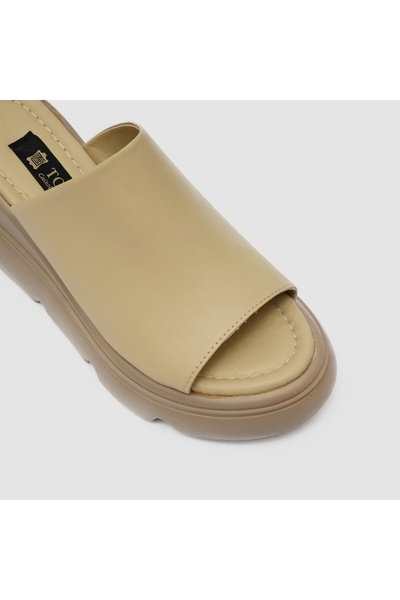 TOGO Bej Hakiki Deri Kadın Dolgu Topuk Terlik [060267]
