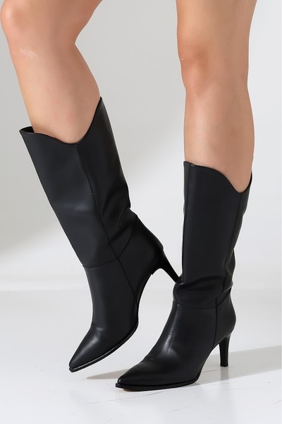 Pamuks Shoes Oval Konçlu Siyah Çizme