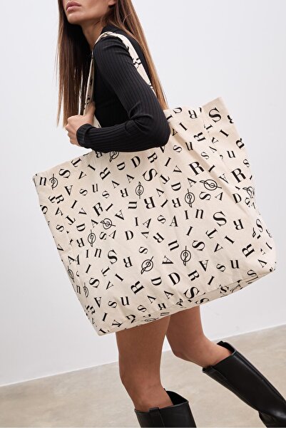 Stradivarius Harf baskılı bez çanta
