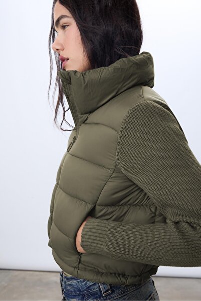 Stradivarius Kapüşonlu triko kollu mont