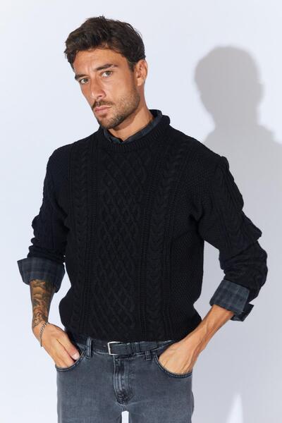TENA Men's Black Crew Neck Hair Knitwear
