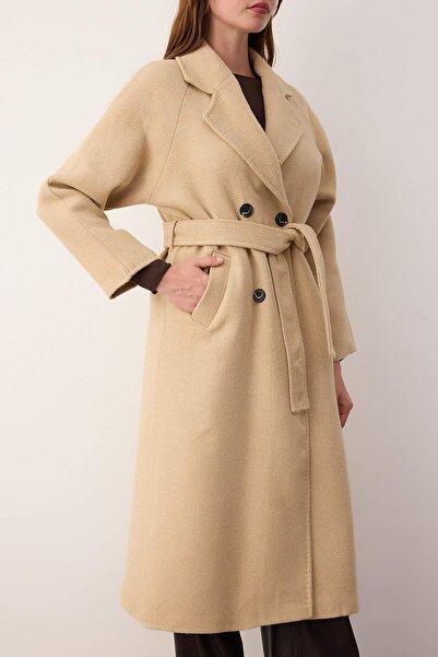 Trendyol Collection Dlouhý kabelový kabát s dvojitým řadovým oversize s detailem příslušenství Mink TWOAW26KB00028