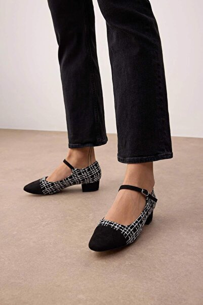 TRENDYOL SHOES Black Tweed Round Toe Mary Jane Women's Block Heeled Shoes
Takeaw26To00004
