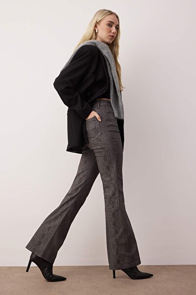 Trendyol Collection Multi-Colored Regular Waist Comfort/Flexible Snake Pattern Flared F Flare Jeans Twoaw26Je00115