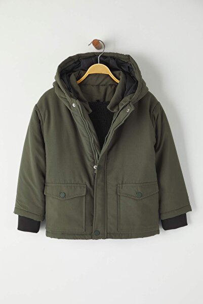 TRENDYOLKIDS Khaki Plain Hooded Regular Boy's Coat Tkdaw26Mo00012
