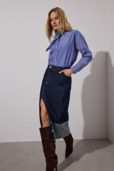 Trendyol Collection Лімітована серія Темно-синя асиметрична спідниця-міді з деніму TWOAW26ET00063