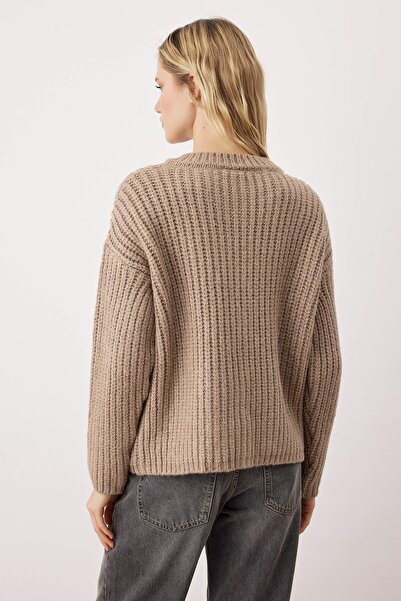 Trendyol Collection Norkový měkký texturovaný široký základní pletený cardigan TWOAW26HI00249