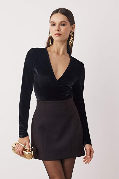 Trendyol Collection Black Deep V Neck Knitted Velvet Bodysuit Tpraw26Bd00027