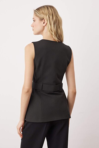 Trendyol Collection Чорний жилет з поясом і застібкою на кнопках TWOAW26YE00046