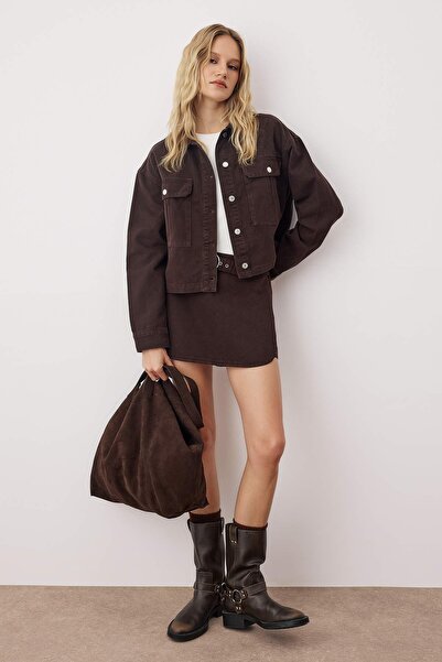 Trendyol Collection Кафяво яке с джоб и детайли от деним TWOAW26CE00038