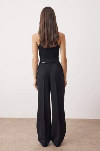 Trendyol Collection Black Belted Low Waist Wide Leg/Wide Leg Flowy Fabric Pants Twoaw26Pl00068