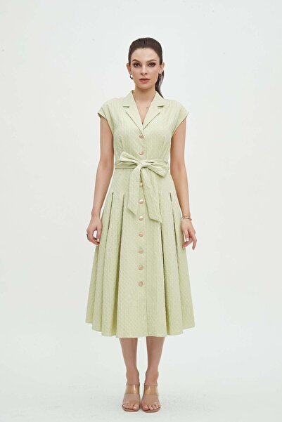 mica فستان ميدي سادة بفتحة رقبة على شكل حرف V وأزرار أمامية