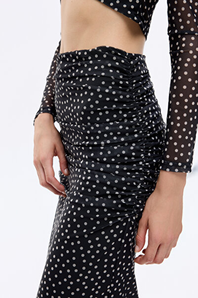 Quzu Puantiyeli Drape Detaylı Transparan Midi Etek Siyah