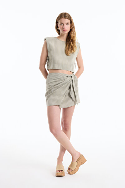 Quzu Mini Skirt with Flywheel Tie Striped Khaki