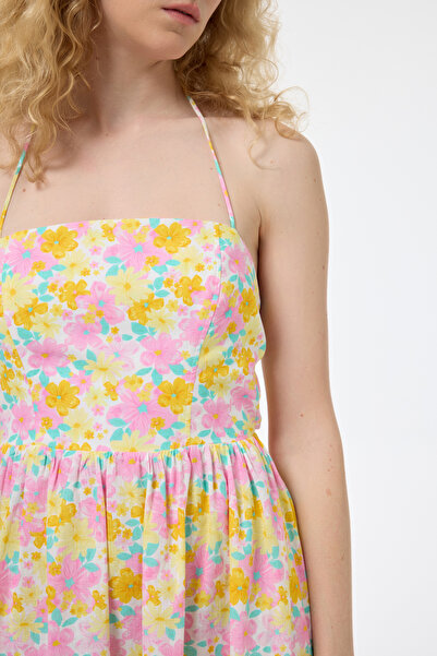 Quzu Sırt Dekolteli Çiçekli Uzun Elbise Pembe