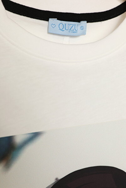 Quzu Πορτρέτο με στάμπα με πλαϊνό σχιστό μπλουζάκι Oversize εκρού