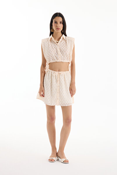 Quzu Önden Düğmeli Beli Lastikli Dokulu Mini Etek Ekru