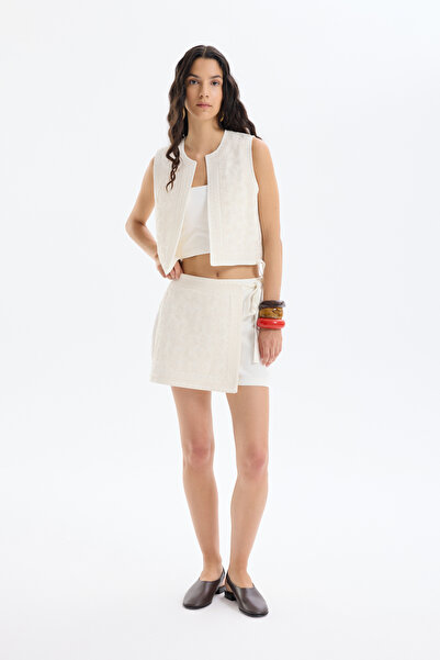 Quzu Embroidery Detailed Tie-Up Mini Shorts Skirt Ecru