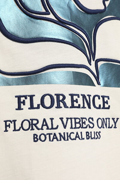 Quzu Ανάγλυφο εμπριμέ κοντομάνικο μπλουζάκι εκρού