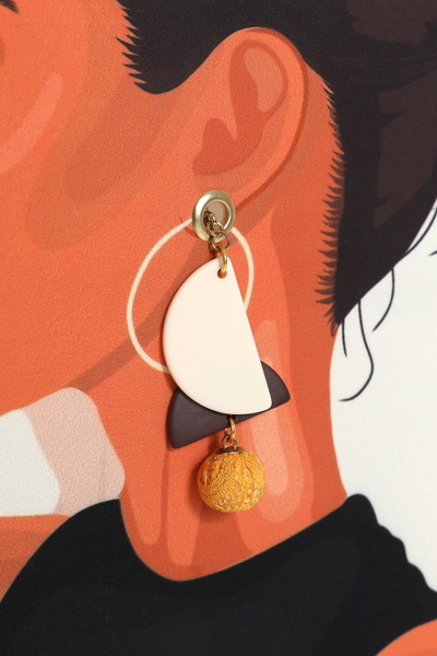 Quzu Πορτρέτο με στάμπα με πλαϊνό σχιστό μπλουζάκι Oversize εκρού