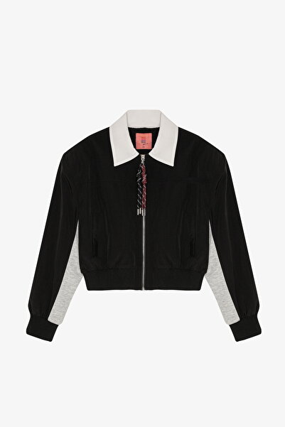 Quzu سترة بومبر مطبوعة بحروف ملونة باللون الأسود