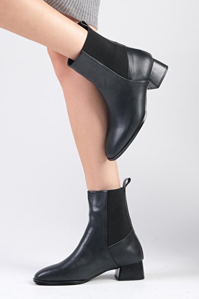 Mio Gusto Shania Siyah Renk İnce Kürk Astarlı Lastikli Küt Burunlu Kadın Topuklu Bot