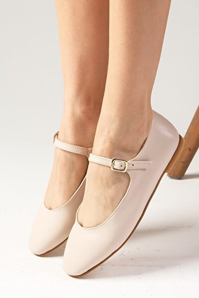 Mio Gusto Gillian Beige Color Blunt Toe Women's Ballerina Shoes