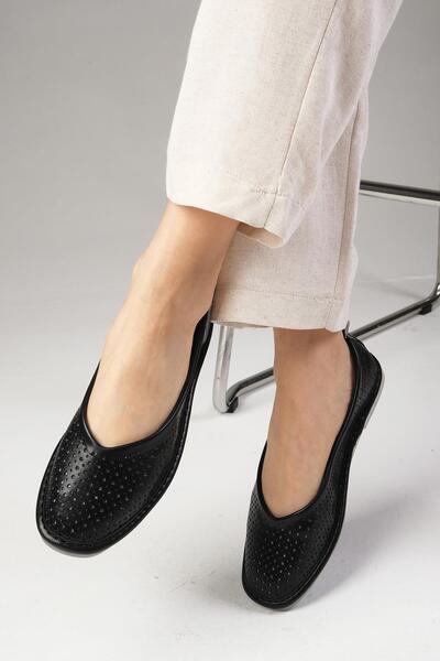 Mio Gusto Emily Black Color Soft Sole Oval Toe Women's Ballerinas