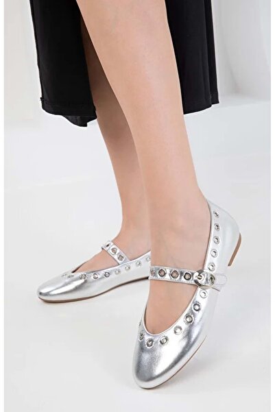 Kocamanlar Ayakkabı Γυναικεία παπούτσια μπαλαρίνας με λεπτομέρεια Feles SILVER