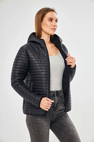 D1fference Černý dámský kabát do kapsy s kapucí a větruodolnou podšívkou