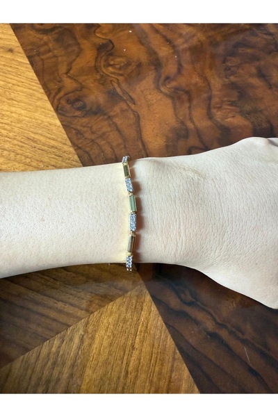 bettin tasarım سوار نسائي من الفولاذ مرصع بالكريستال ذهبي اللون من Ysx