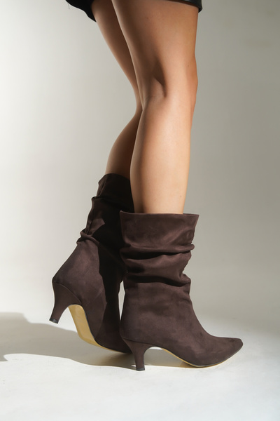 HVZ Exclusive Hnědé semišové dámské boty na krátkém podpatku se špičatým podpatkem, pohodlný podpatek