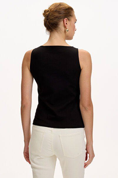 Exquise Boat Neck Sleeveless Slim Fit Knitted Black Blouse
