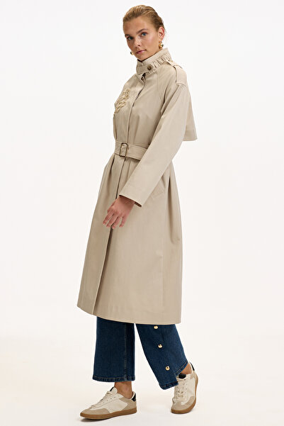 Exquise Stone Embroidered Stand Collar Belted Regular Trench Coat