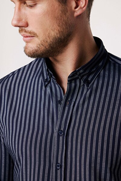 Tudors Erkek Slim Fit Dar Kesim Uzun Kollu Pamuklu Kolay Ütü Çizgili Lacivert Düğmeli Yaka Gömlek