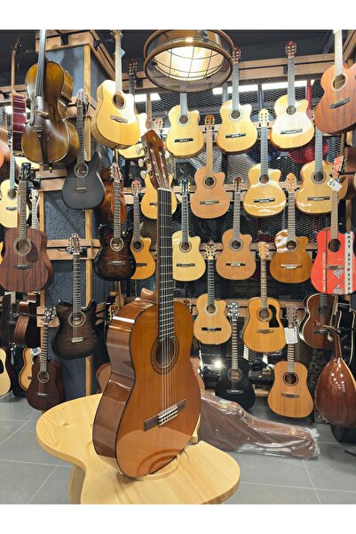 Yamaha C40 Klasik Gitar