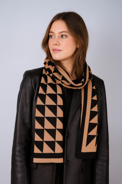 Sebir Moda وشاح محبوك منقوش على شكل مثلث