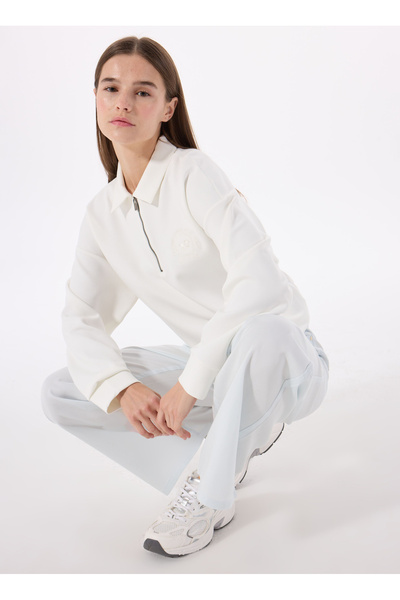 Mustang Ekru Kadın Fermuarlı Loose Fit Nakışlı Sweatshirt M5SL-SWT1645