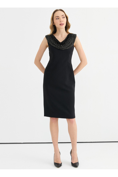 Selen Degaje Yaka Taşlı Siyah Standart Kadın Elbise 25YSL7644