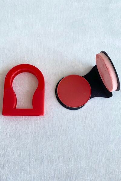 TAKIŞTIR طباشير للشعر باللون الأحمر