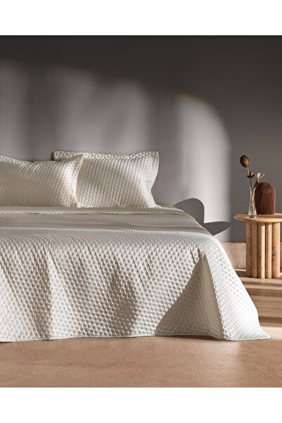 Madame Coco Arles Einzel-Satin-Tagesdecke - Ecru