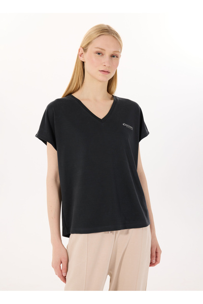 Discovery Expedition D5SL-TST3544 Siyah V Yaka Relaxed Düz Kadın T-Shirt