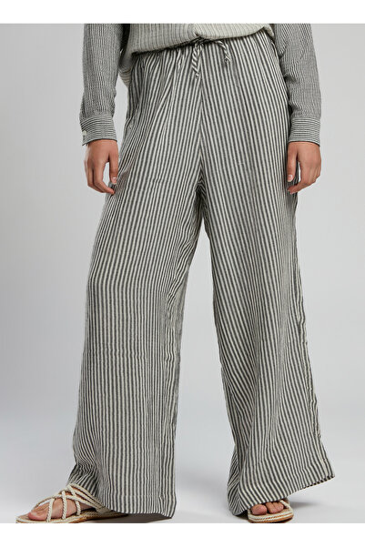 Lee Cooper Standard Waist Straight Black - Ecru Women's Trousers 252 Lcf 221005 Reese Black-Ekru