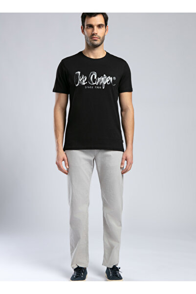 Lee Cooper Ανδρικό μπλουζάκι με στρογγυλή λαιμόκοψη μαύρο 252 LCM 242002 DRAWINGLOGO ΜΑΥΡΟ