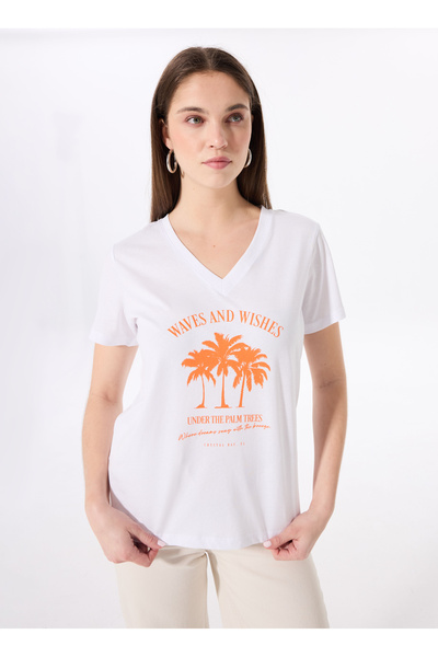 Fabrika V Yaka Baskılı Beyaz Kadın T-Shirt F5SL-TST0447