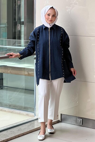 Ghisa Zippered Bag with Staple Detailed Pockets