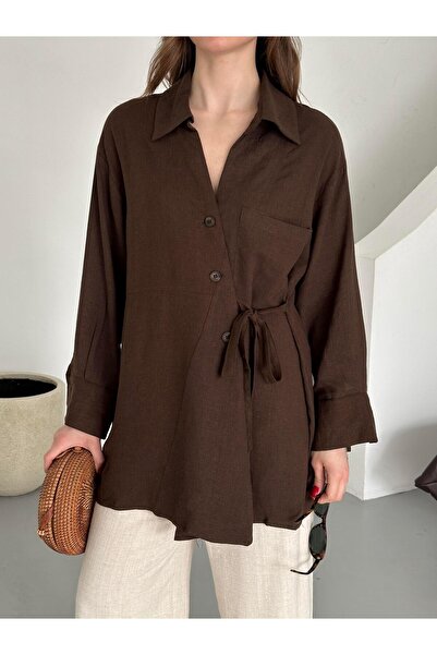 Laluvia Hnedá košeľa zo 100% bavlny s prekríženými gombíkmi a opaskom v páse