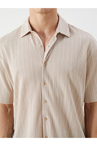 LC Waikiki Чоловіча сорочка в смужку з коротким рукавом приталеного крою