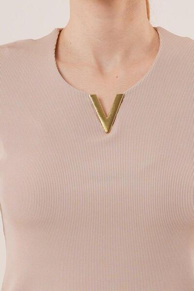 etol textile Κοντομάνικη μπλούζα με λεπτομέρεια πέτρας με πέτο